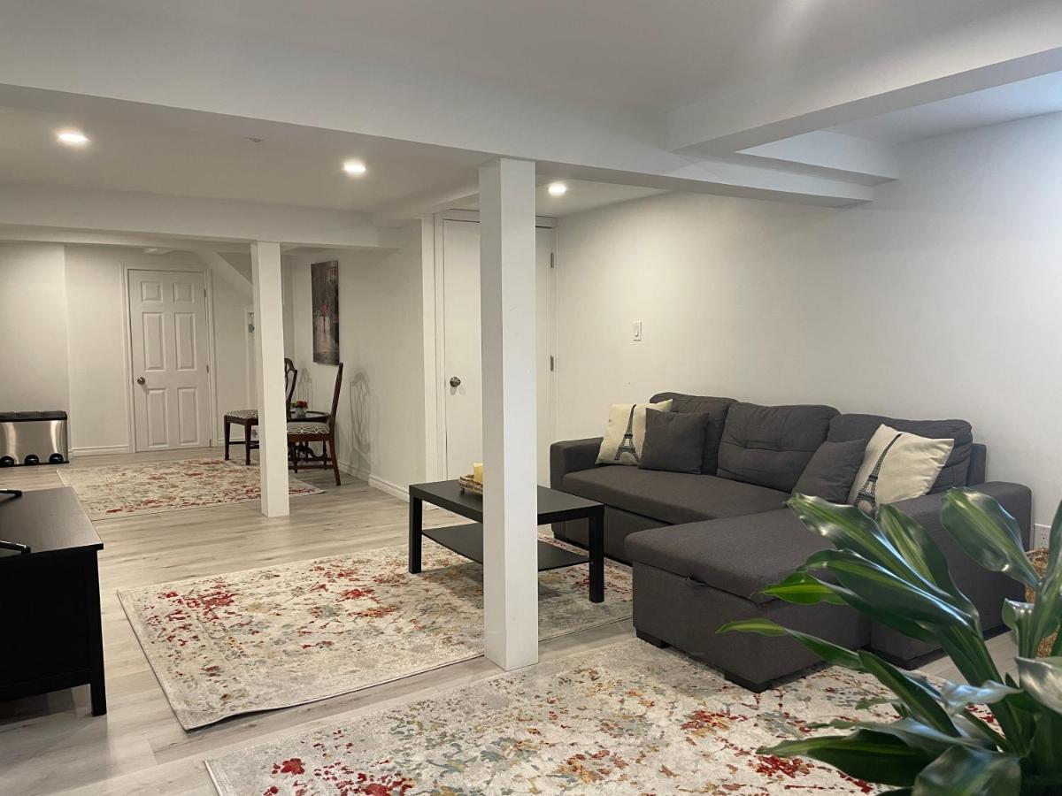 Newly Renovated 2 Bedroom 1 Ba *10 Min Walk To Falls* ไนแอการาฟอลส์ ภายนอก รูปภาพ